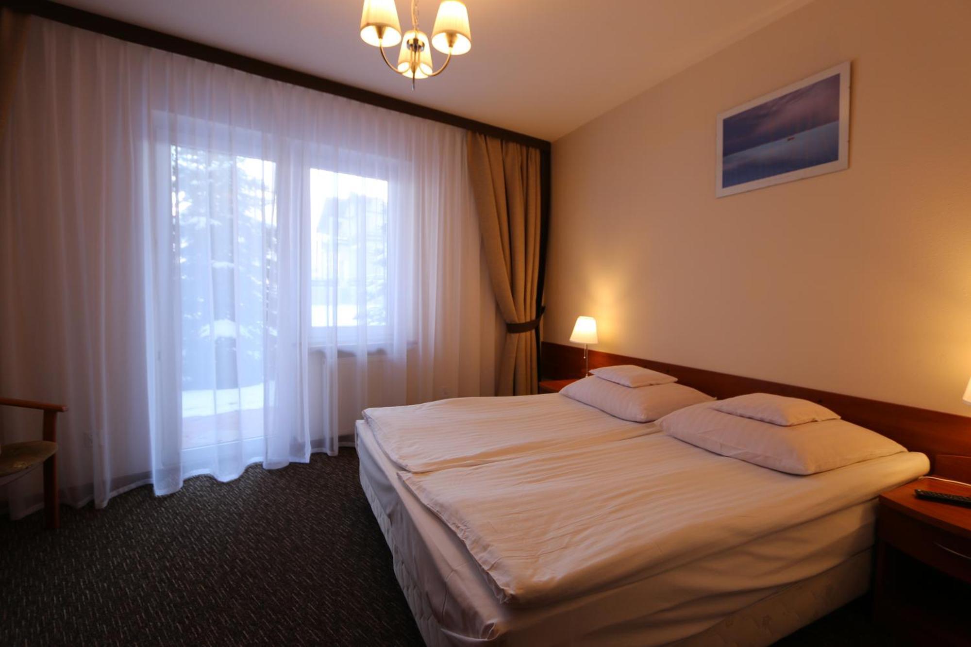 Cztery Wiatry Aparthotel Korytnica  Екстериор снимка